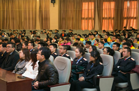 全区各族各界青年学习贯彻自治区第十次党代会精神首场报告会在呼和浩特举行